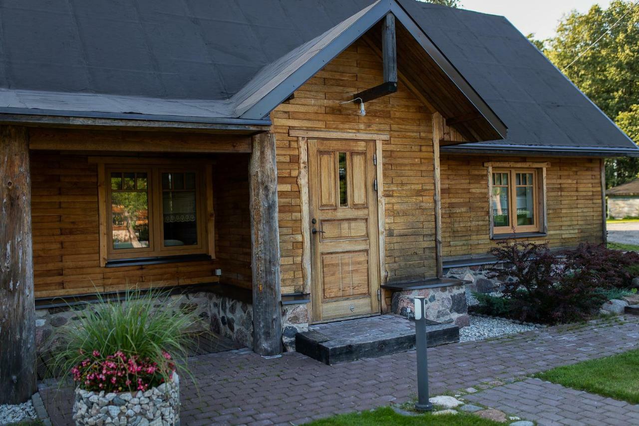 Erlendi Kodumajutus Villa Pärnu Exteriör bild