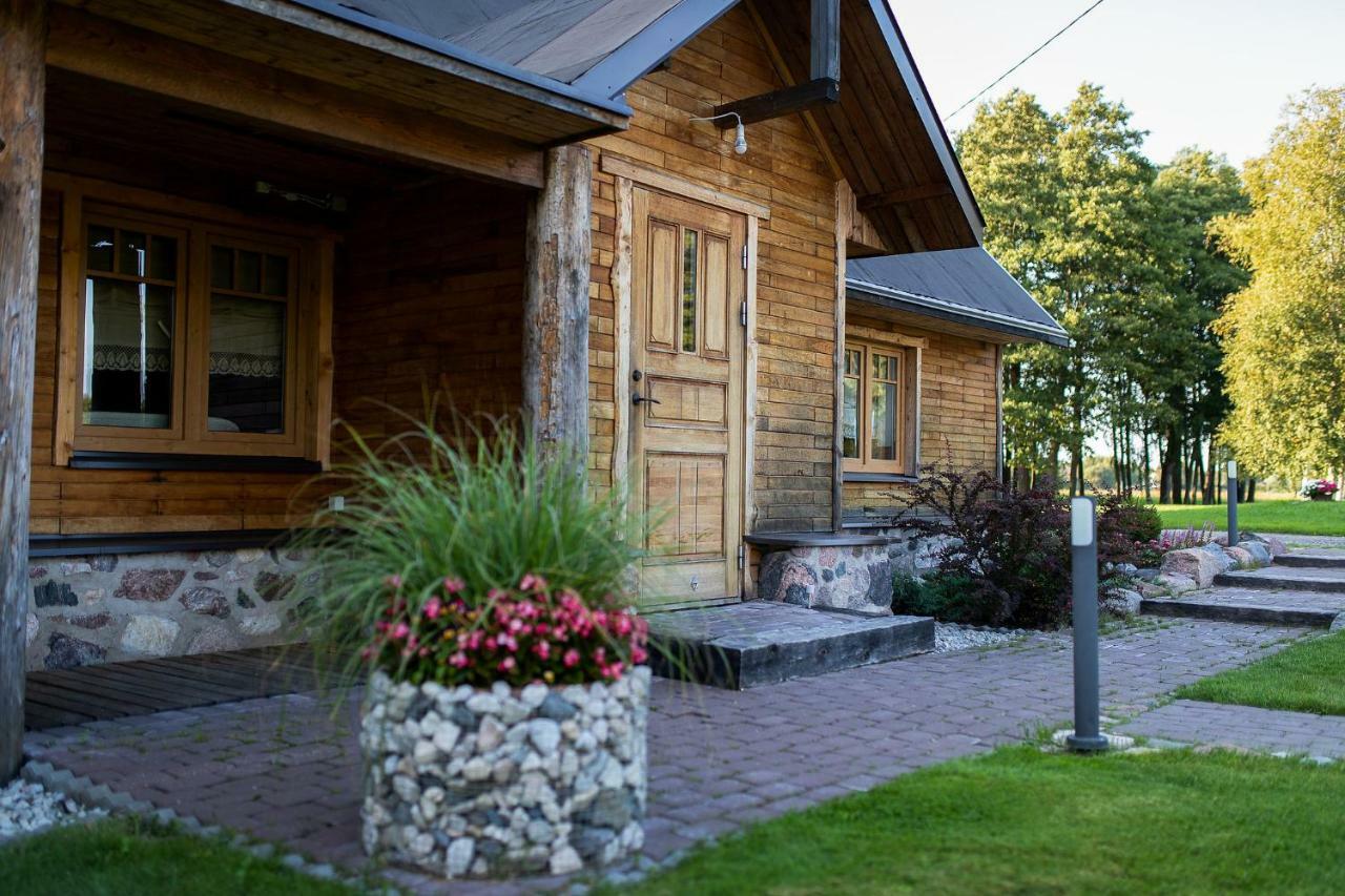 Erlendi Kodumajutus Villa Pärnu Exteriör bild