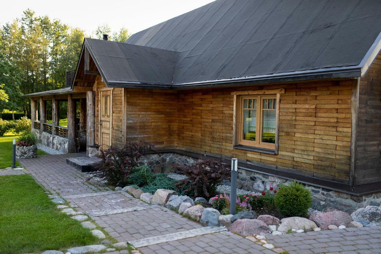 Erlendi Kodumajutus Villa Pärnu Exteriör bild