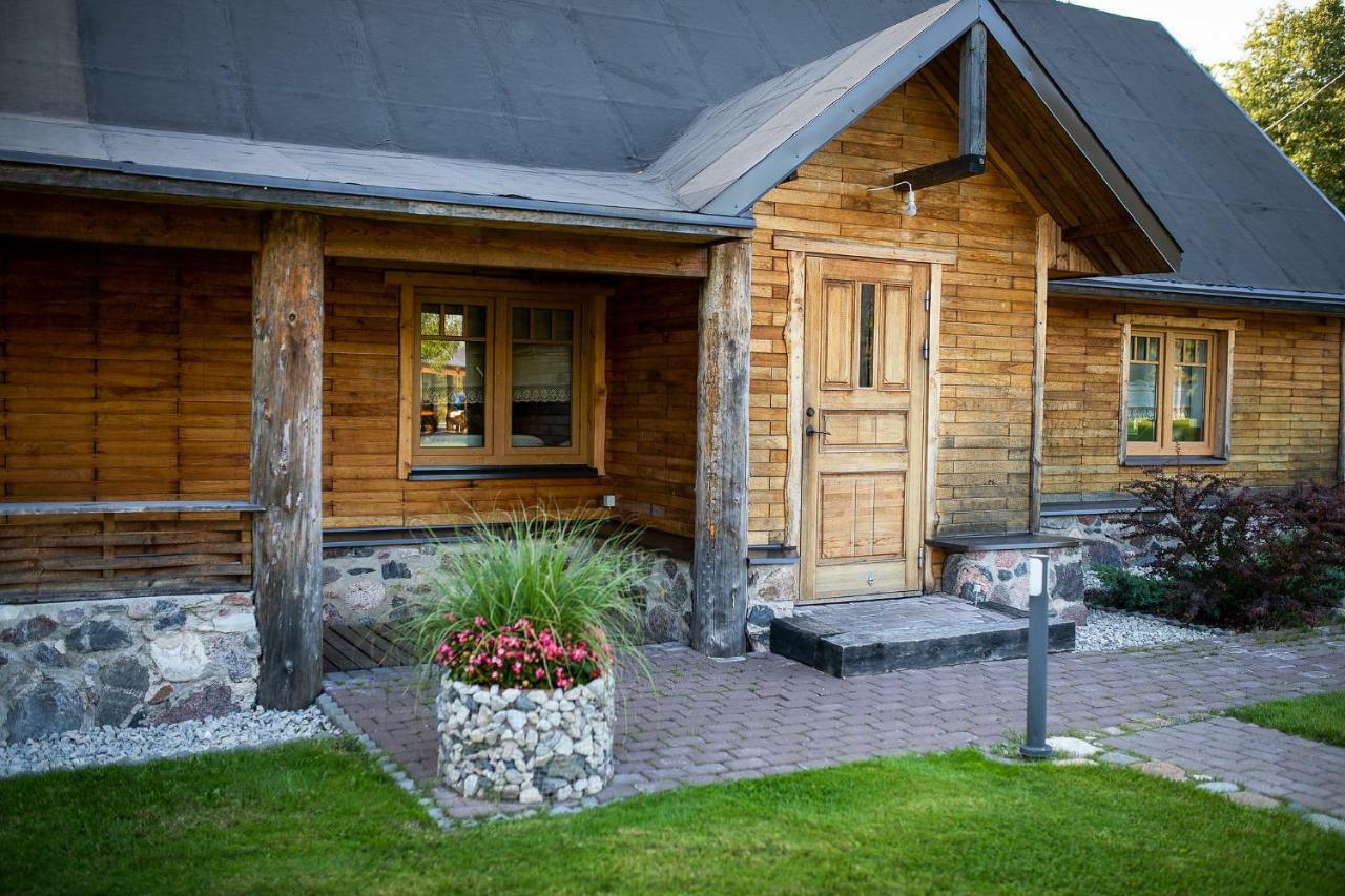 Erlendi Kodumajutus Villa Pärnu Exteriör bild