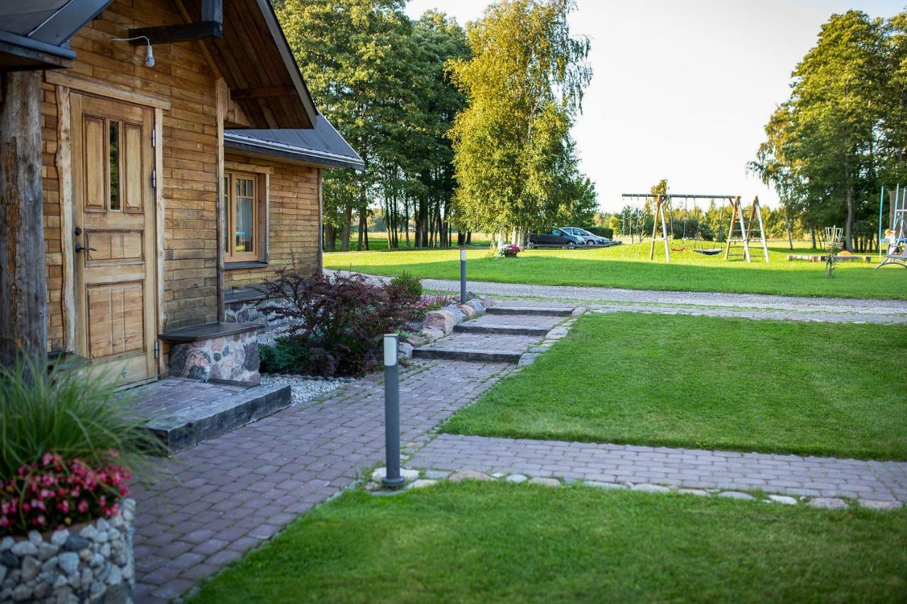 Erlendi Kodumajutus Villa Pärnu Exteriör bild