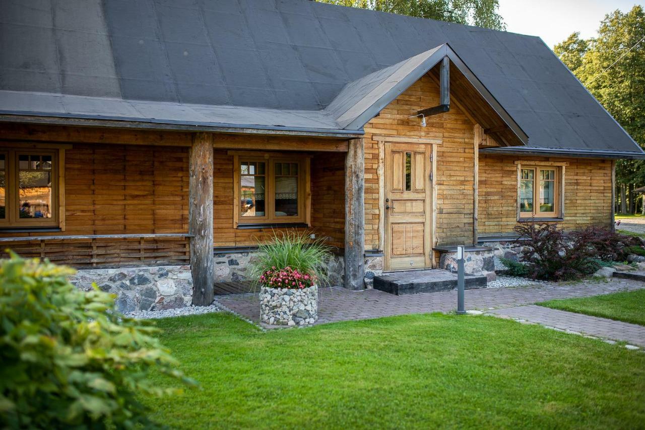 Erlendi Kodumajutus Villa Pärnu Exteriör bild