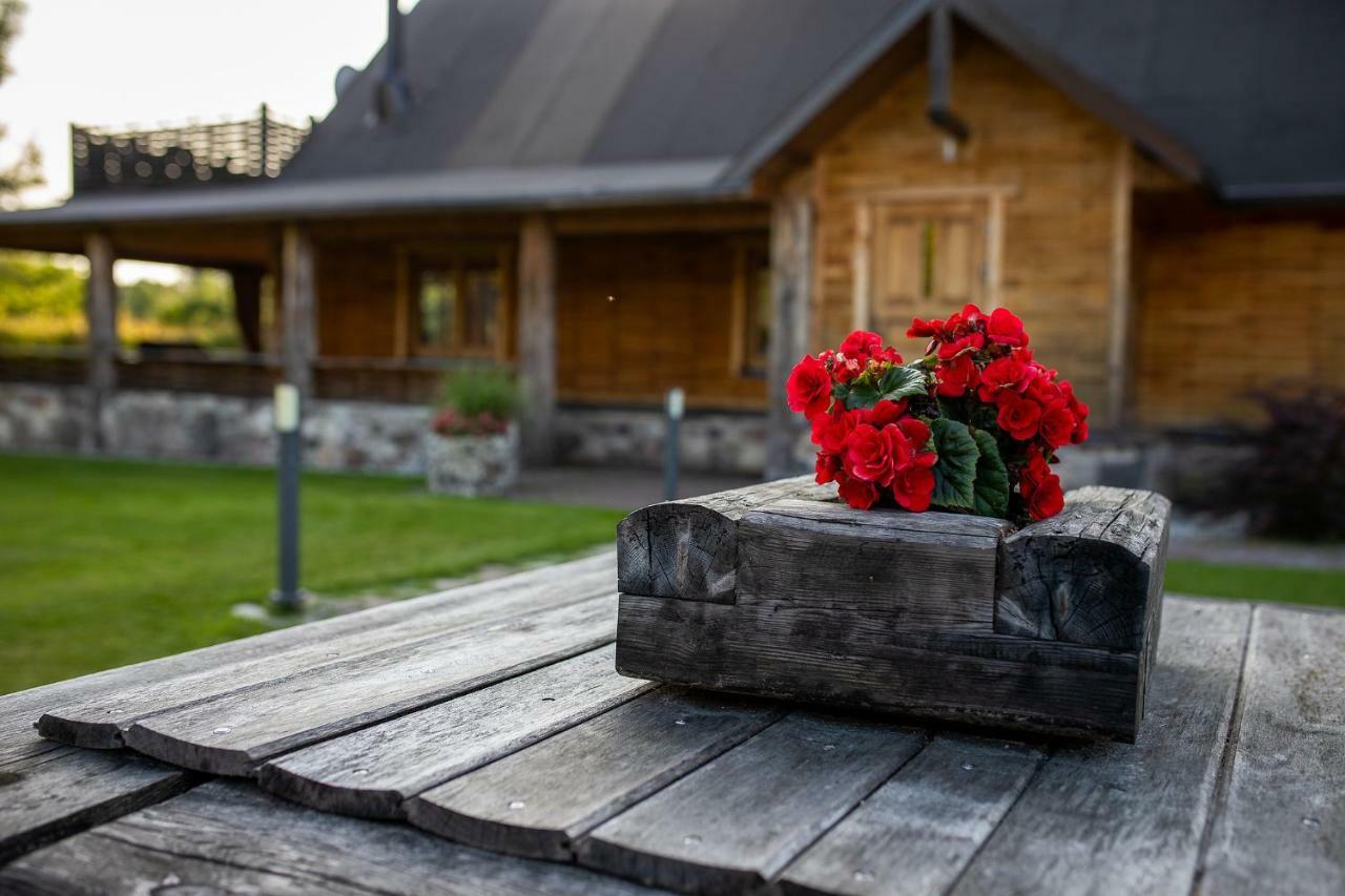 Erlendi Kodumajutus Villa Pärnu Exteriör bild