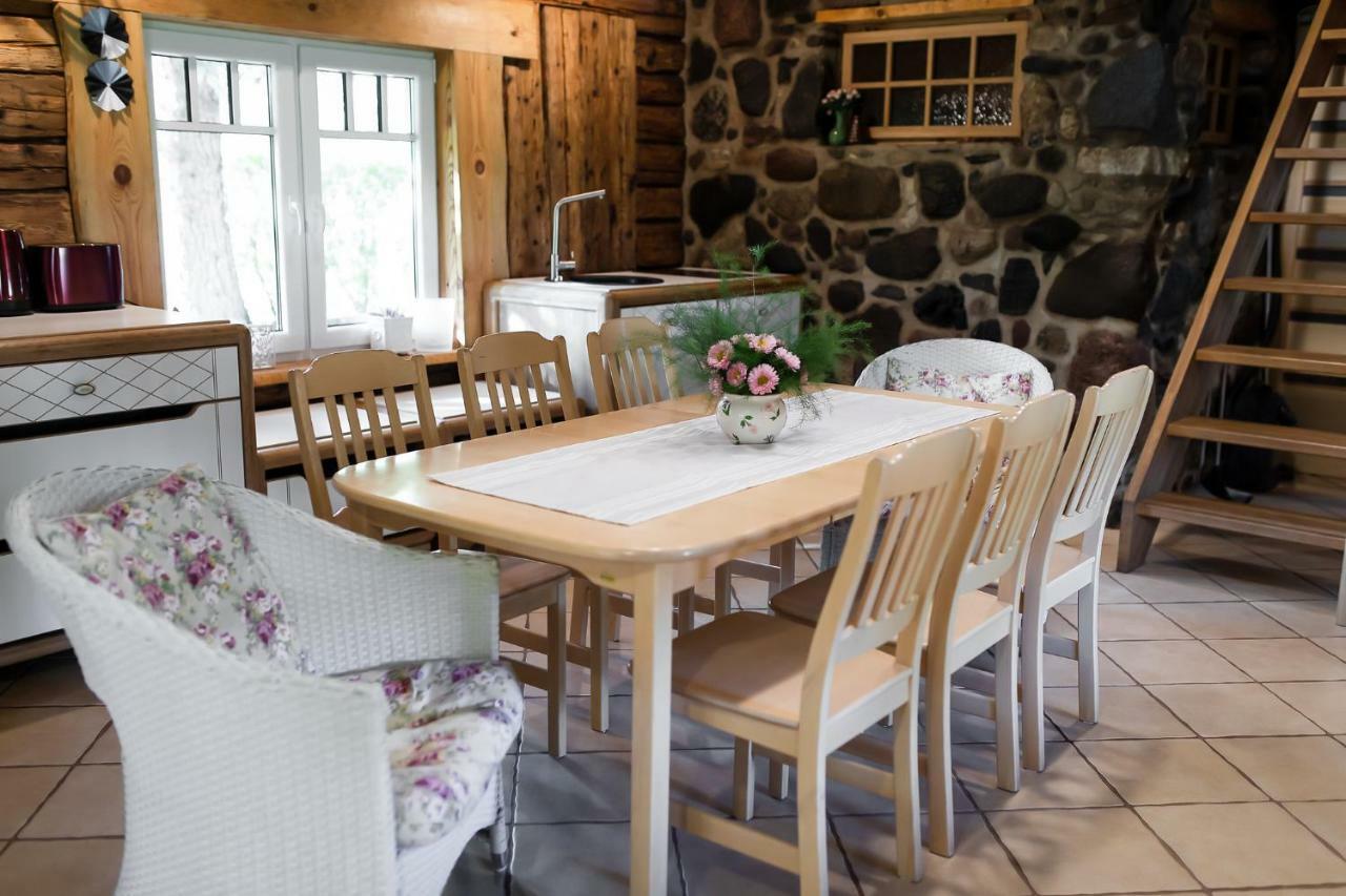 Erlendi Kodumajutus Villa Pärnu Exteriör bild