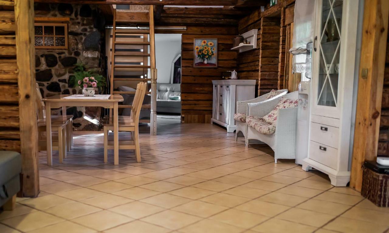 Erlendi Kodumajutus Villa Pärnu Exteriör bild