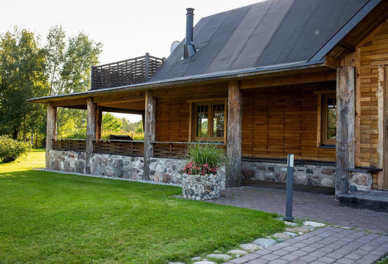 Erlendi Kodumajutus Villa Pärnu Exteriör bild