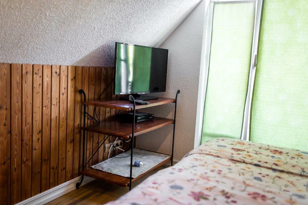 Erlendi Kodumajutus Villa Pärnu Exteriör bild
