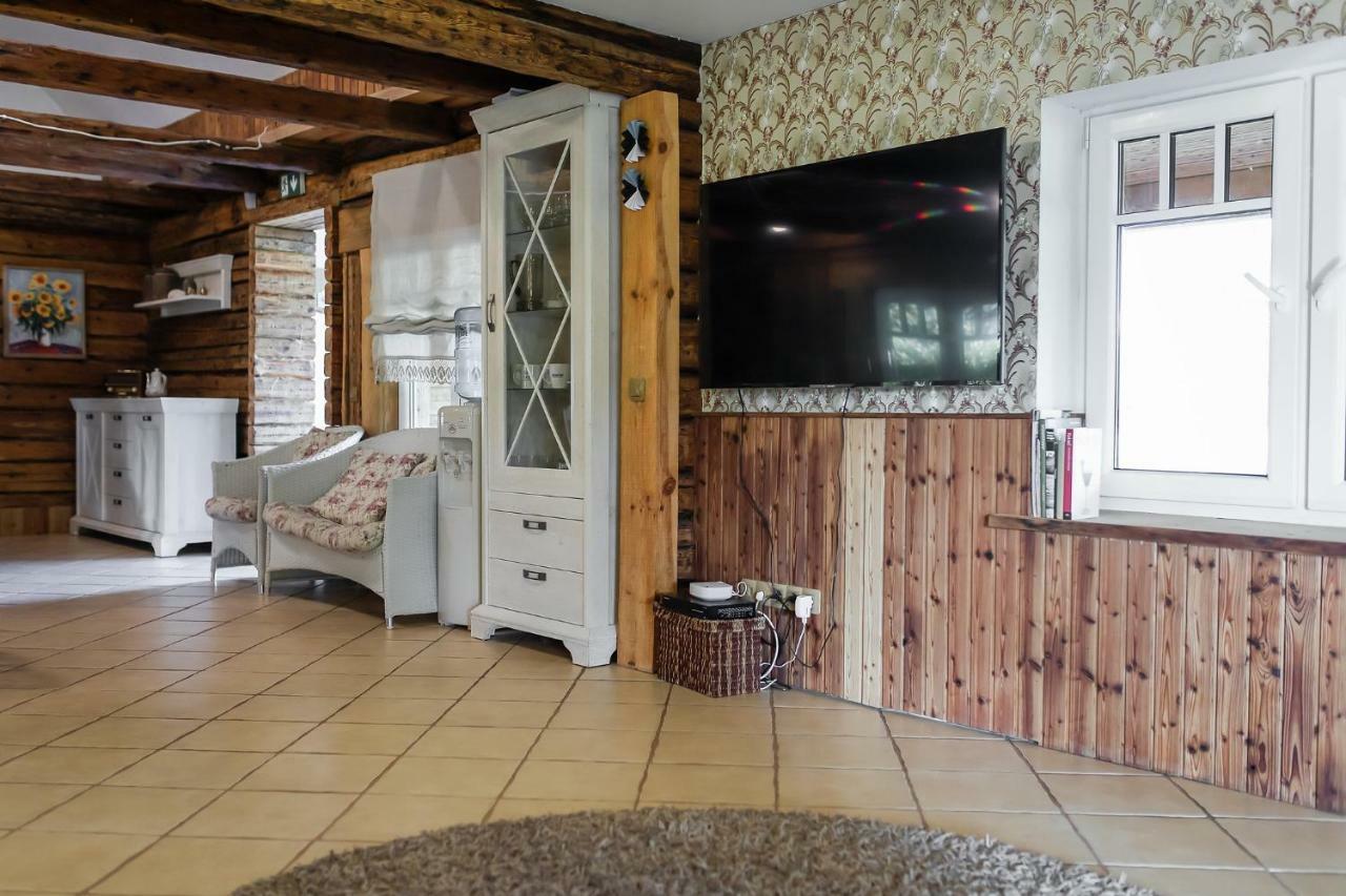 Erlendi Kodumajutus Villa Pärnu Exteriör bild